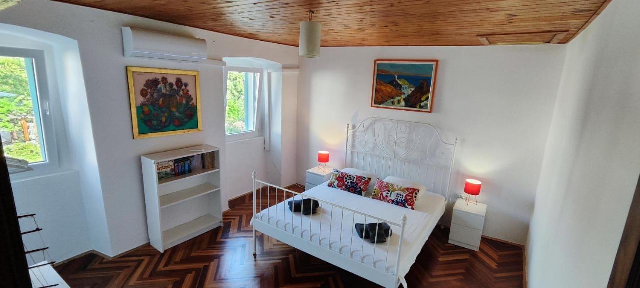 Villa Family House "Pansion Kvarner" à Punat Extérieur photo